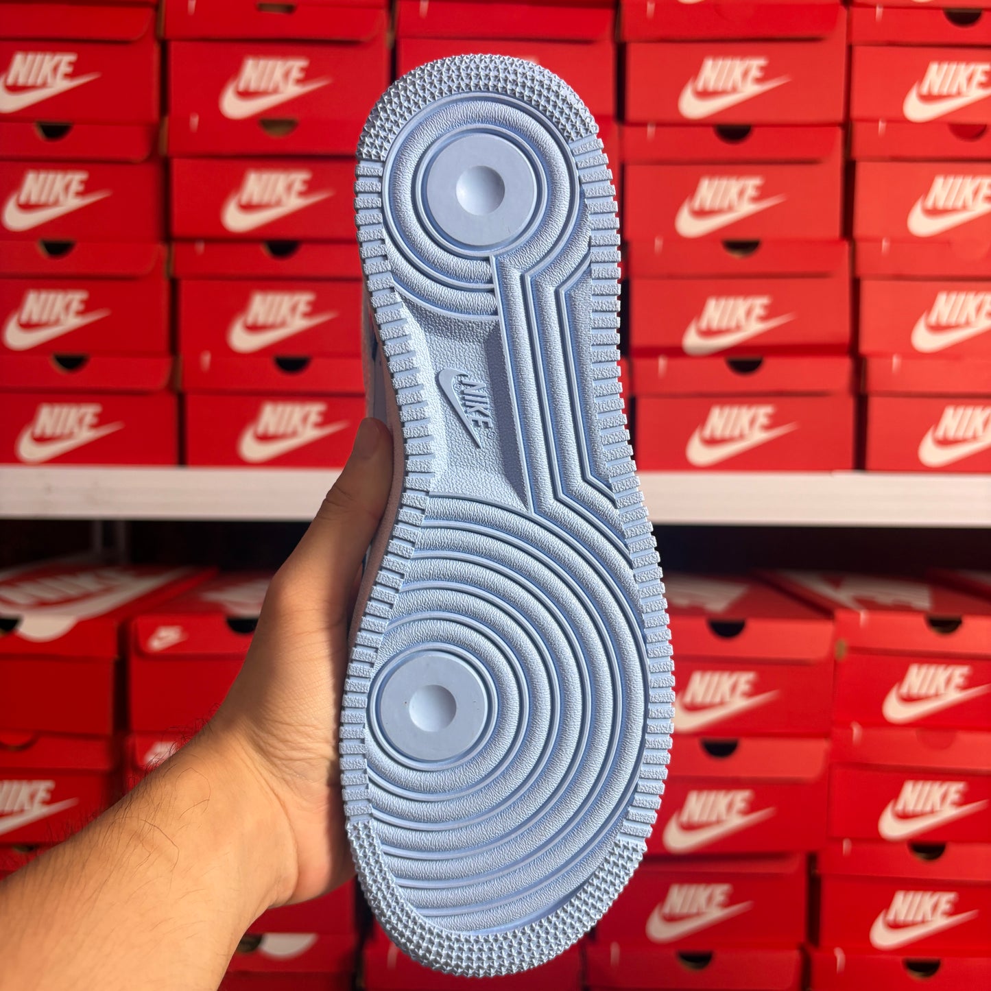 Nike Air Force 1 '07 LV8 Psychic Blue Uomo Donna Sneakers Bianche e Azzurre