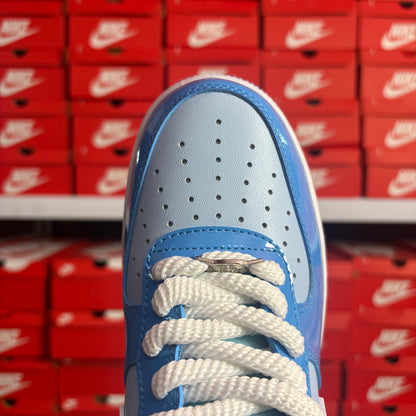 Nike Air Force 1 '07 LV8 Psychic Blue Uomo Donna Sneakers Bianche e Azzurre