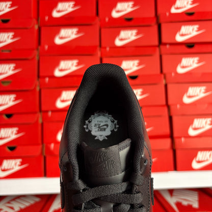 Nike Air Force 1 '07 Black Uomo Donna Sneakers Nere