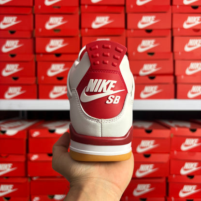 Nike SB x Air Jordan 4 Retro SP Varsity Red Scarpe Sneakers Uomo Donna